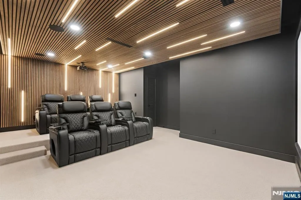 Home Theater Installation Near Me & TV Mounting Service | Almera Tech